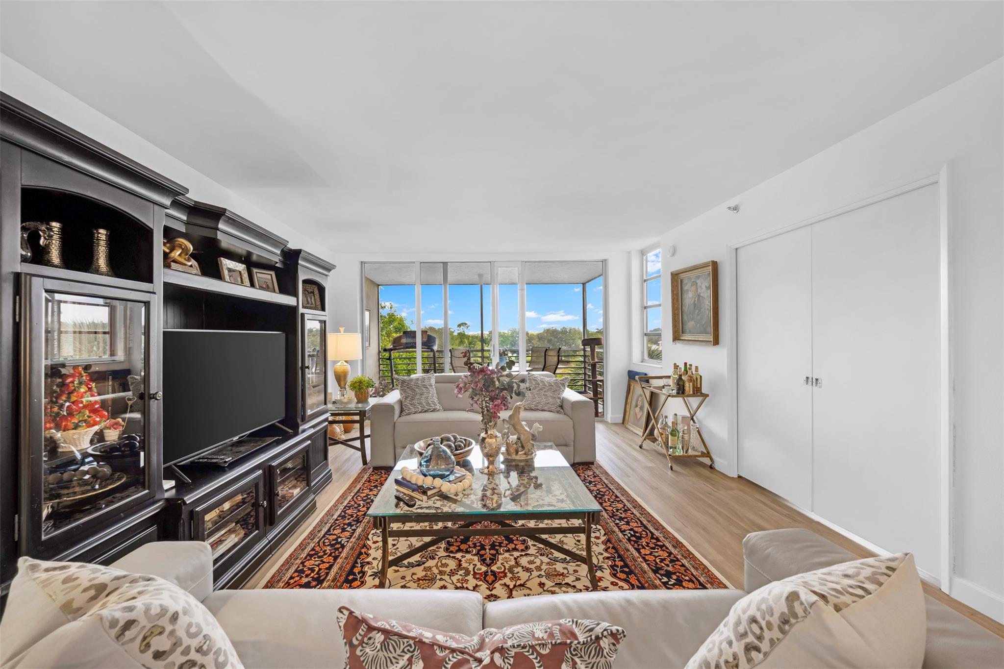 3499 Oaks Way 407, Pompano Beach, FL, 33069/$313,000 2 3499 Oaks Way 407