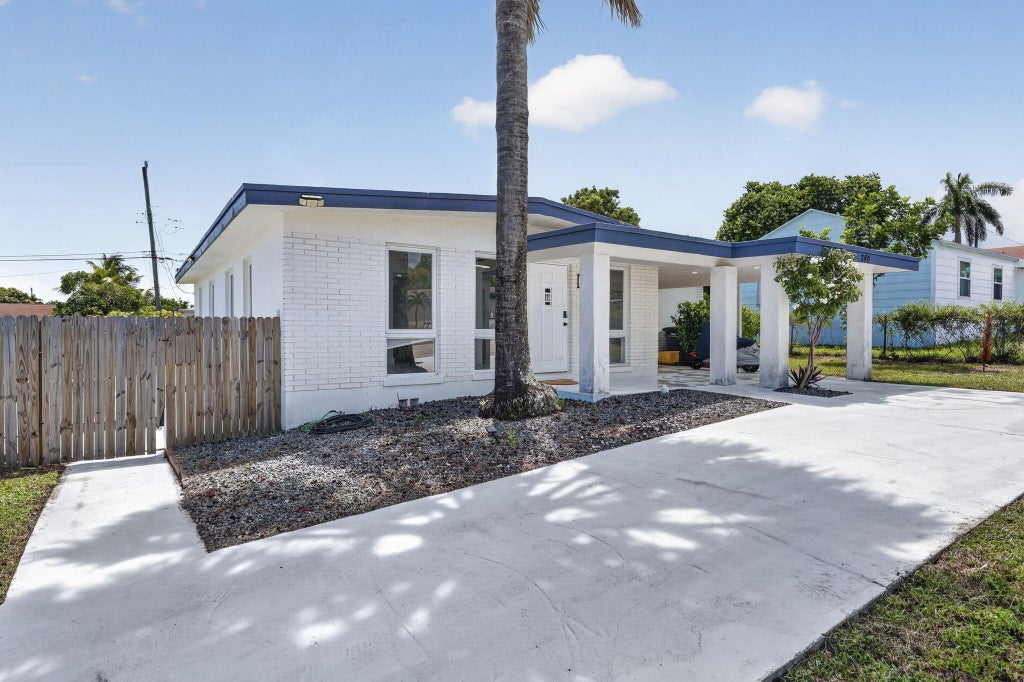 Photo of 840 Bradley Street, West Palm Beach, FL 33405 (MLS # B26069310)