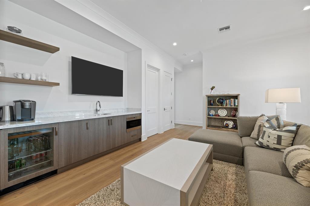 BLUE CYPRESS REPL AT PALM BEACH POLO & COUNTRY CLU - Residential