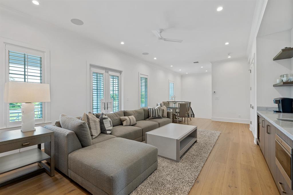 BLUE CYPRESS REPL AT PALM BEACH POLO & COUNTRY CLU - Residential