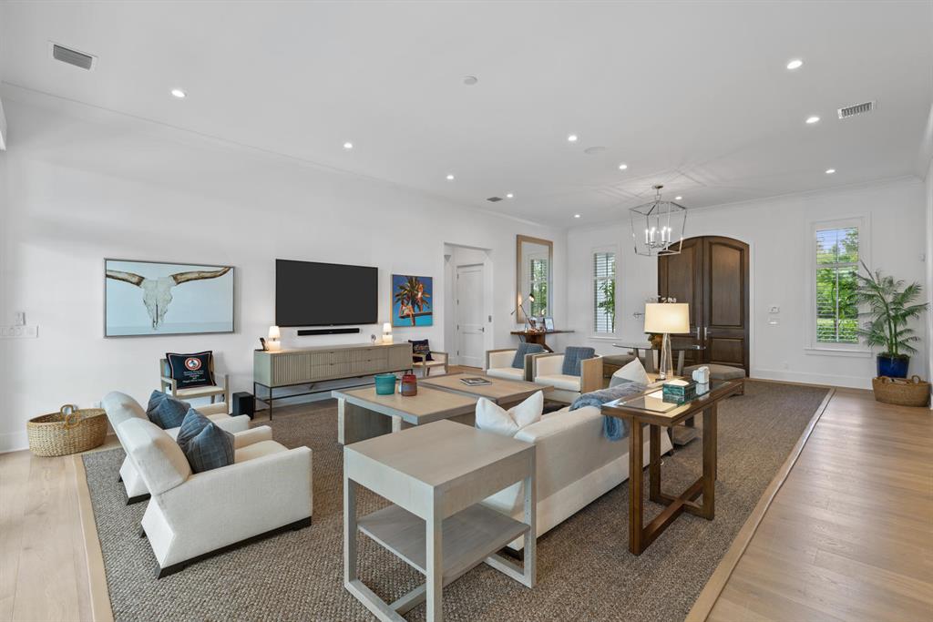 BLUE CYPRESS REPL AT PALM BEACH POLO & COUNTRY CLU - Residential