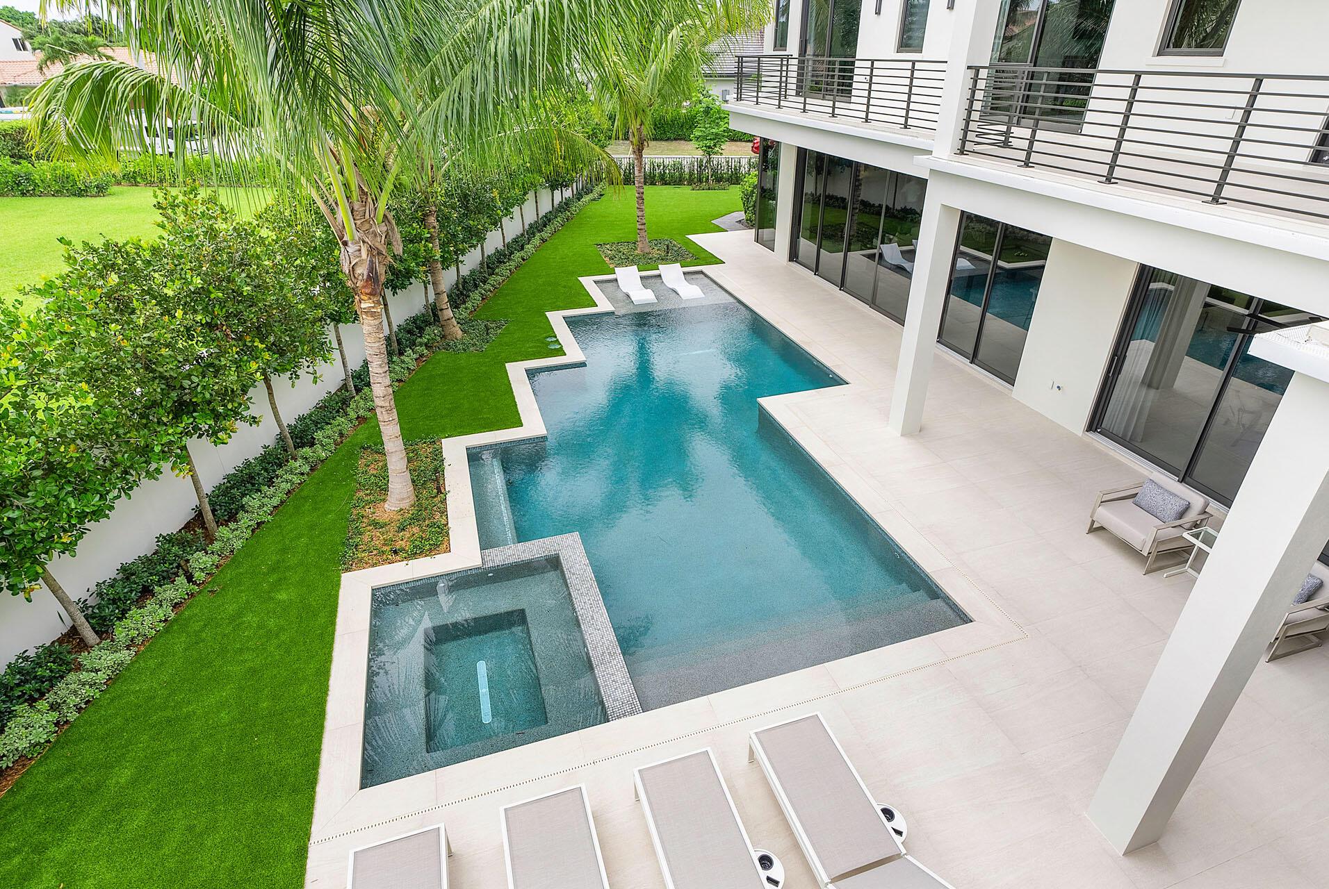 ROYAL PALM YACHT & COUNTR - Residential