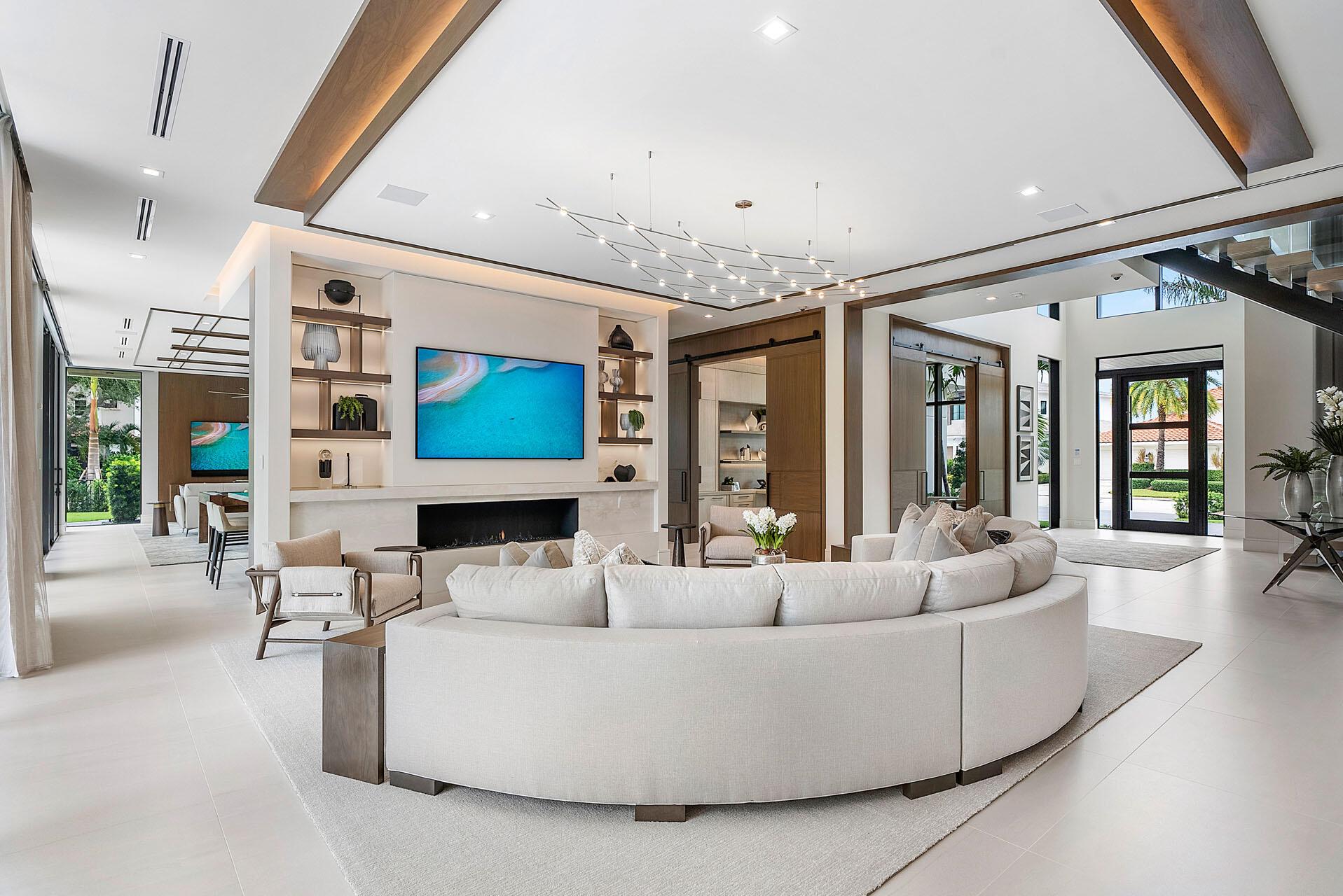 ROYAL PALM YACHT & COUNTR - Residential