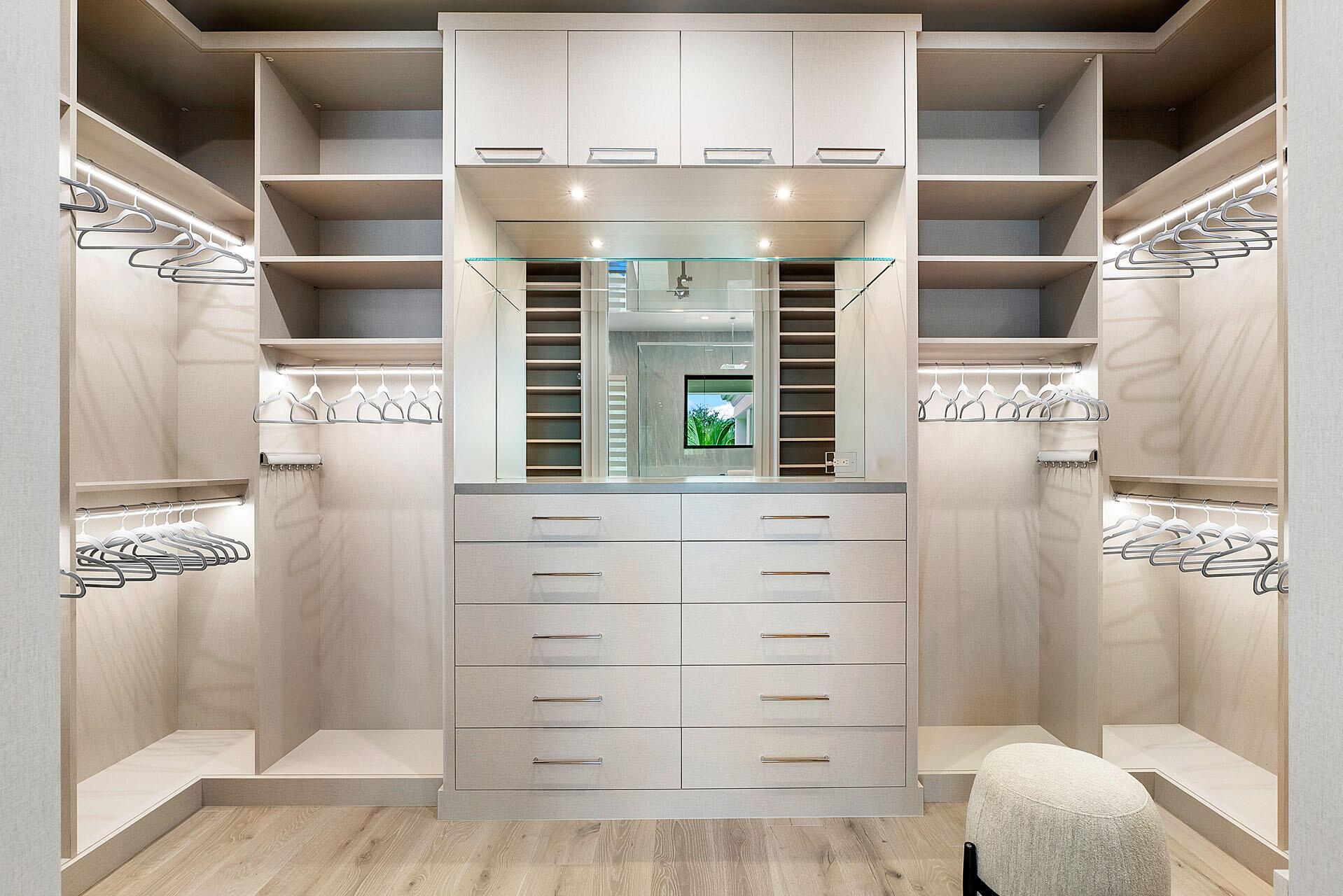 ROYAL PALM YACHT & COUNTR - Residential