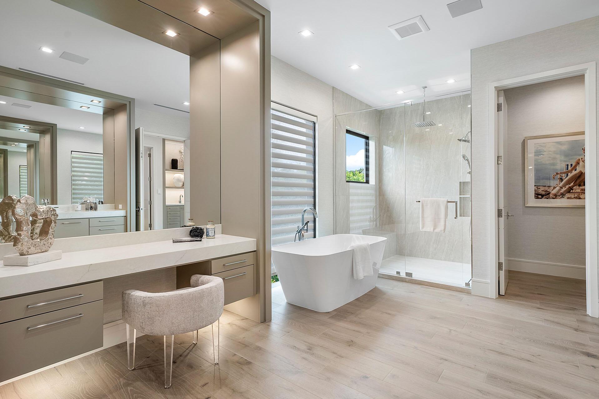 ROYAL PALM YACHT & COUNTR - Residential