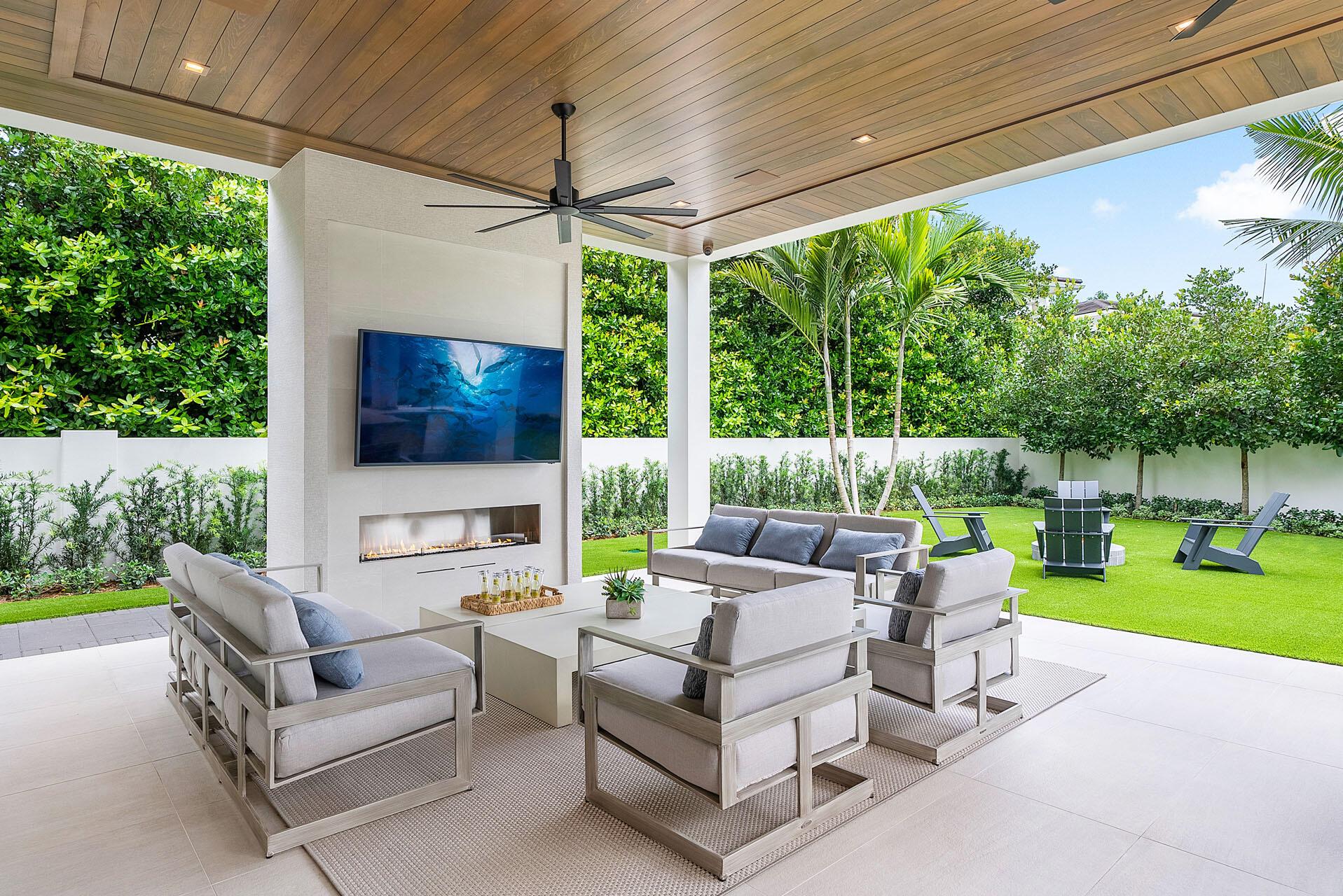 ROYAL PALM YACHT & COUNTR - Residential