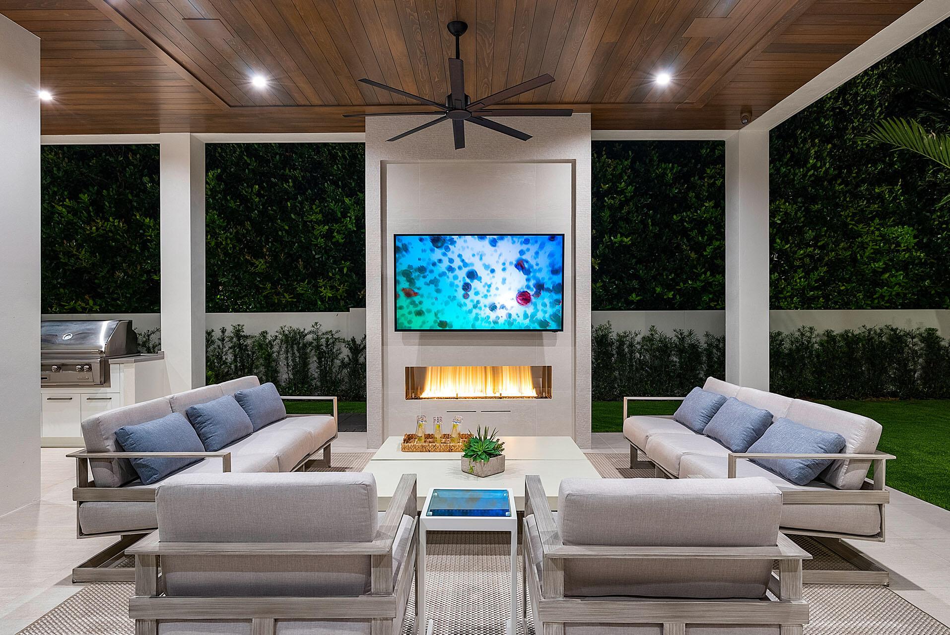 ROYAL PALM YACHT & COUNTR - Residential