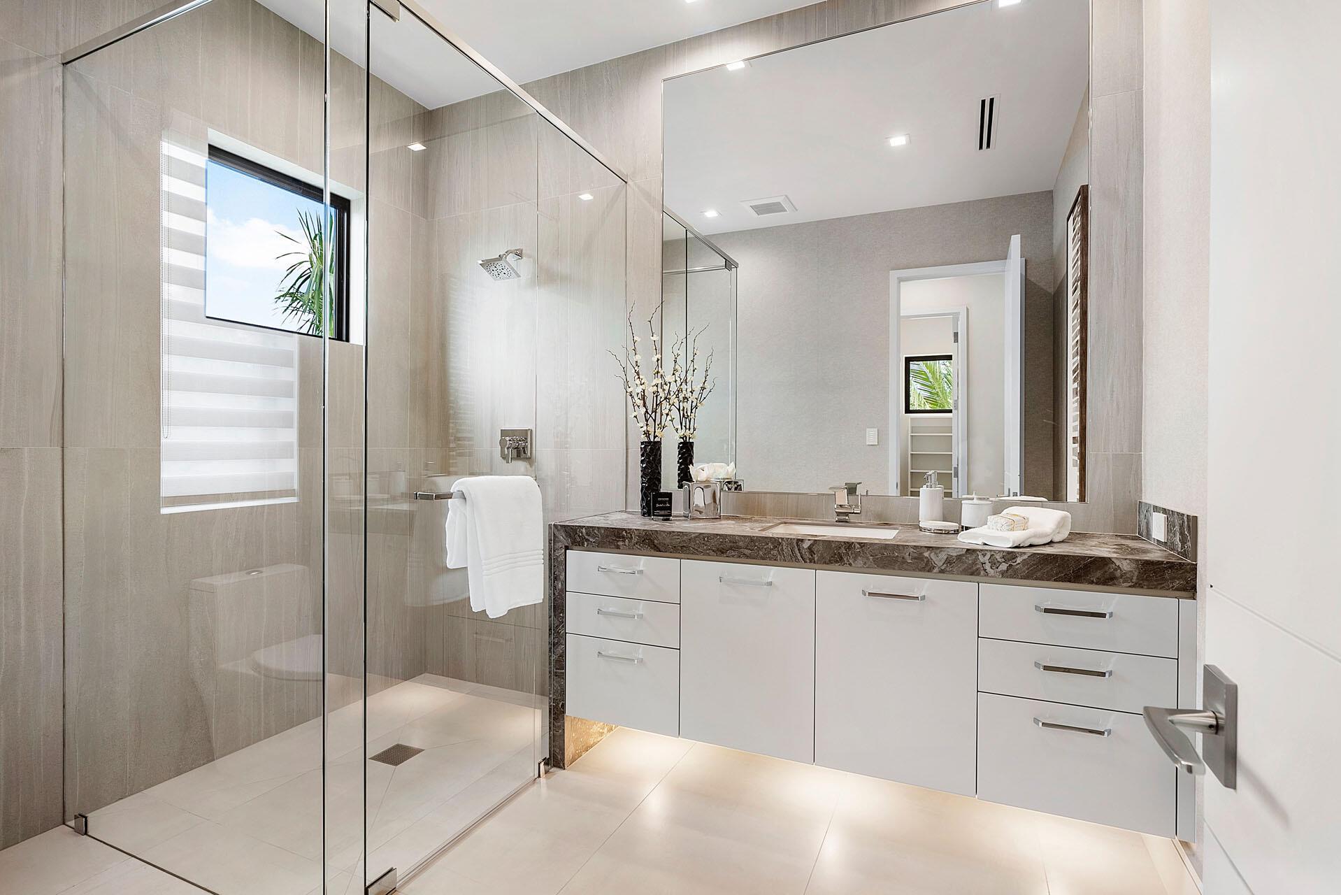 ROYAL PALM YACHT & COUNTR - Residential