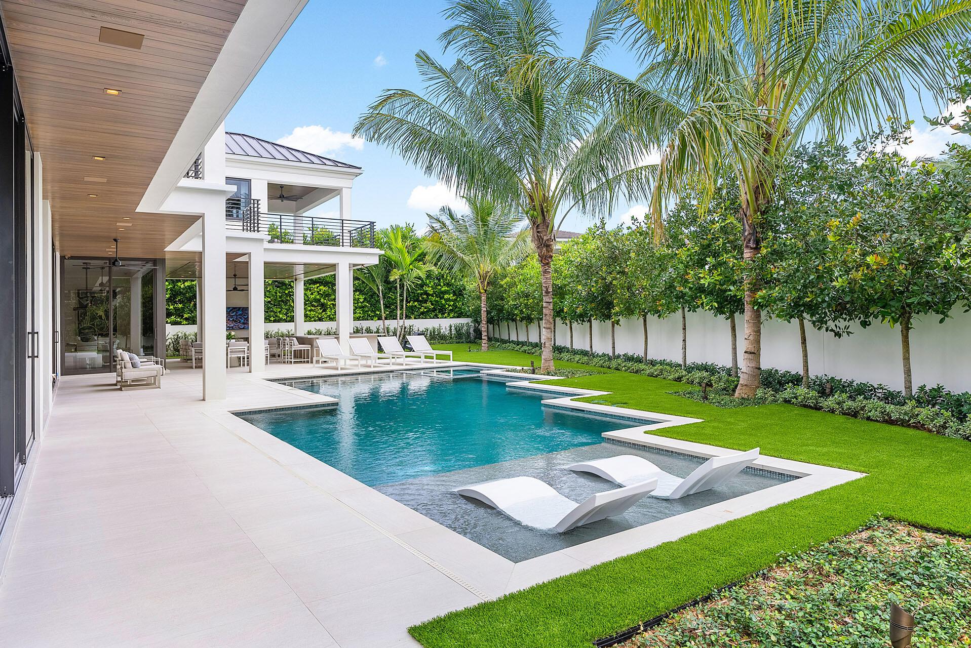 ROYAL PALM YACHT & COUNTR - Residential