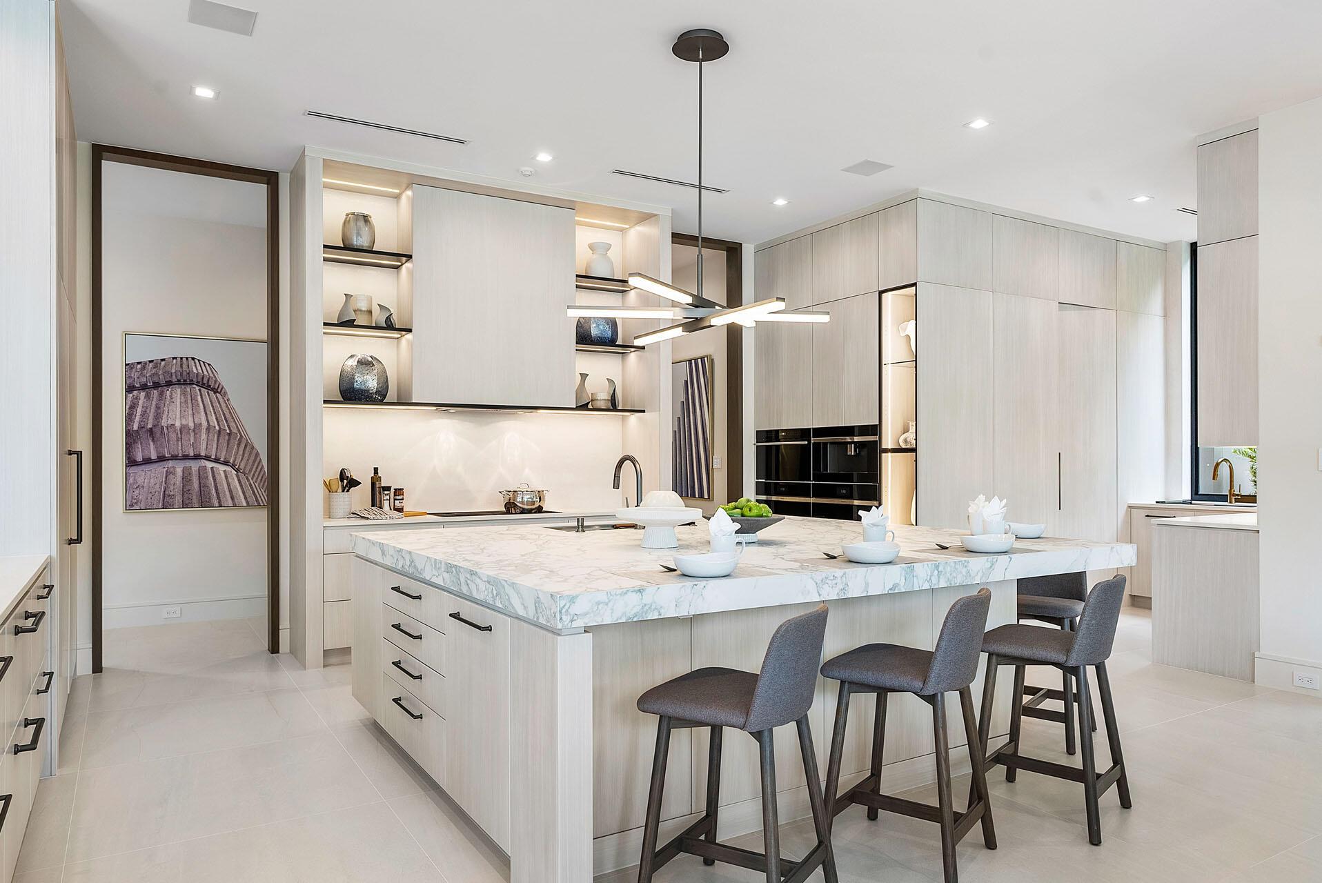 ROYAL PALM YACHT & COUNTR - Residential