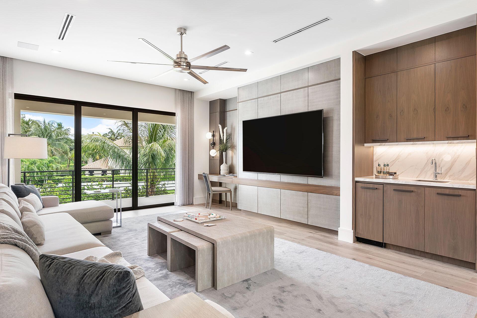 ROYAL PALM YACHT & COUNTR - Residential