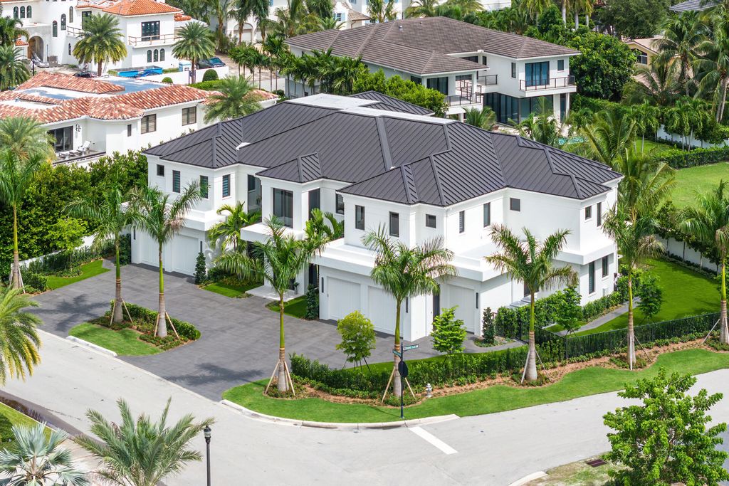 Photo of 484 Royal Palm Way, Boca Raton, FL 33432 (MLS # R11018230)