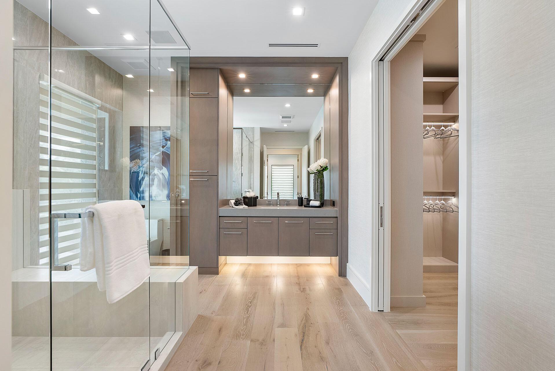 ROYAL PALM YACHT & COUNTR - Residential