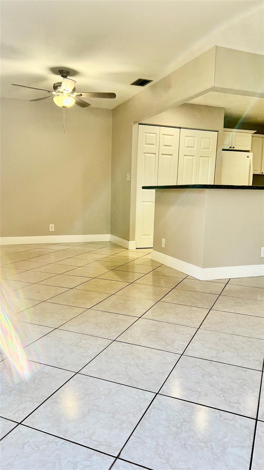 ARROWHEAD GOLF & TENNIS C - Residential Lease