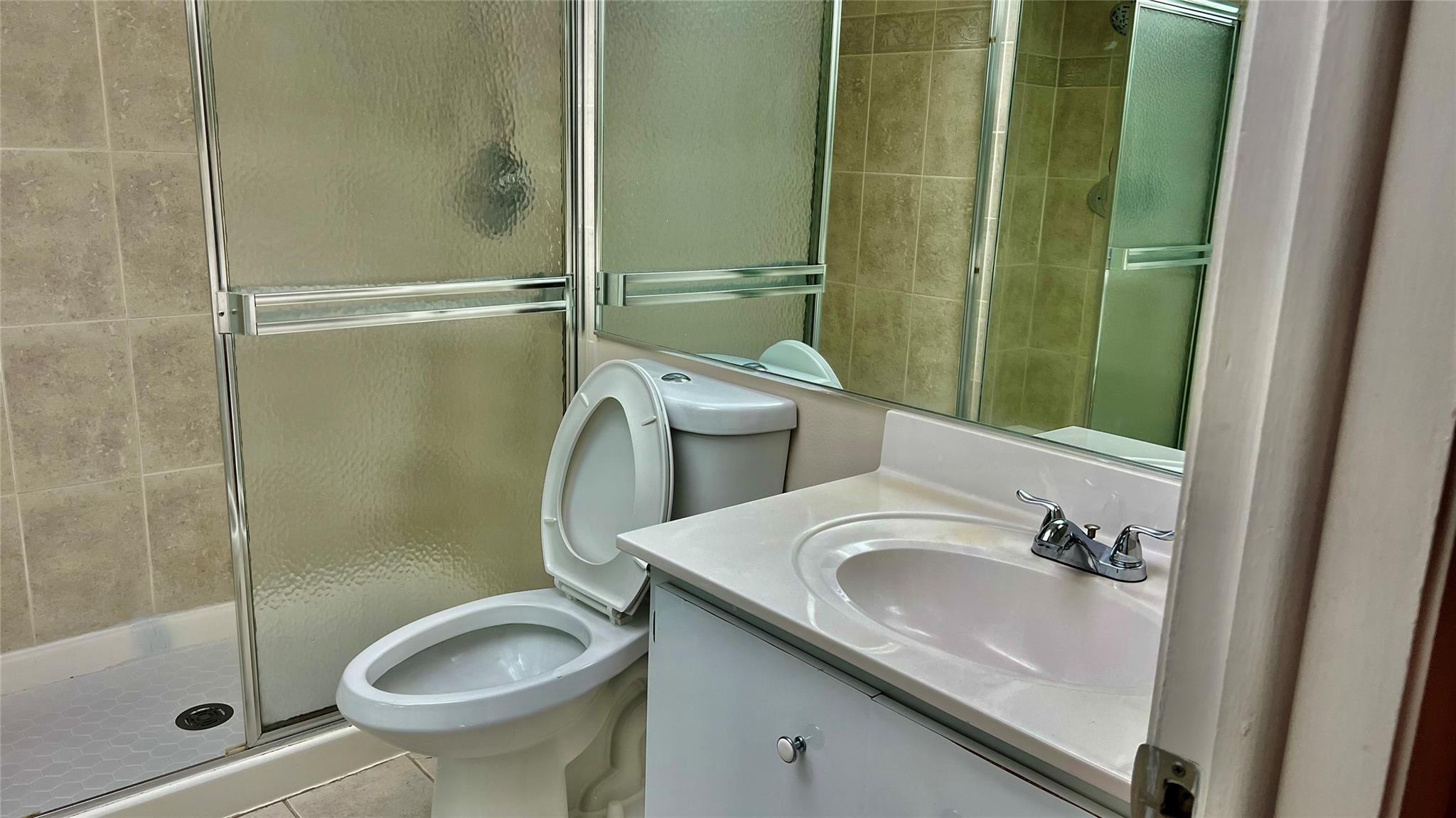 ARROWHEAD GOLF & TENNIS C - Residential Lease