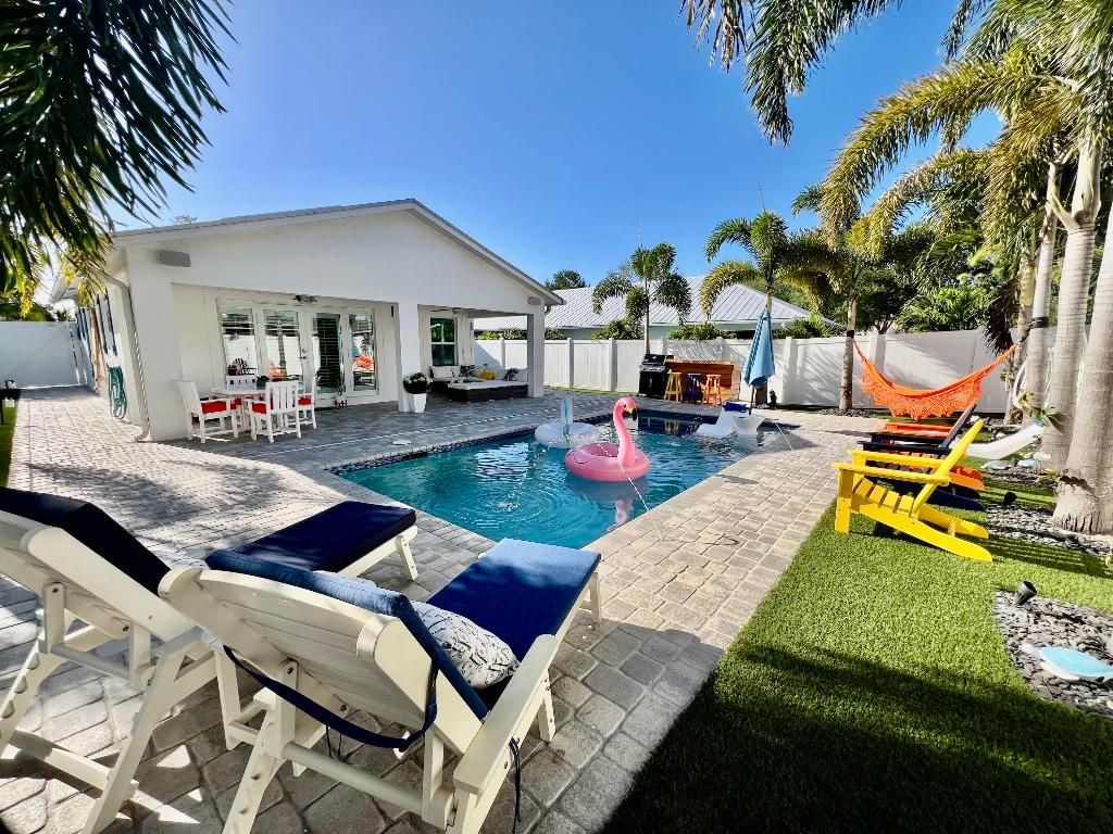 Photo of 17722 Cinquez Park Road E, Jupiter, FL 33458 (MLS # R11081023)