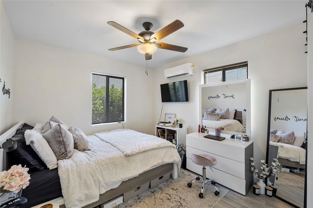 Photo of 342 SW 22nd Street, Fort Lauderdale, FL 33315 (MLS # F10433598)