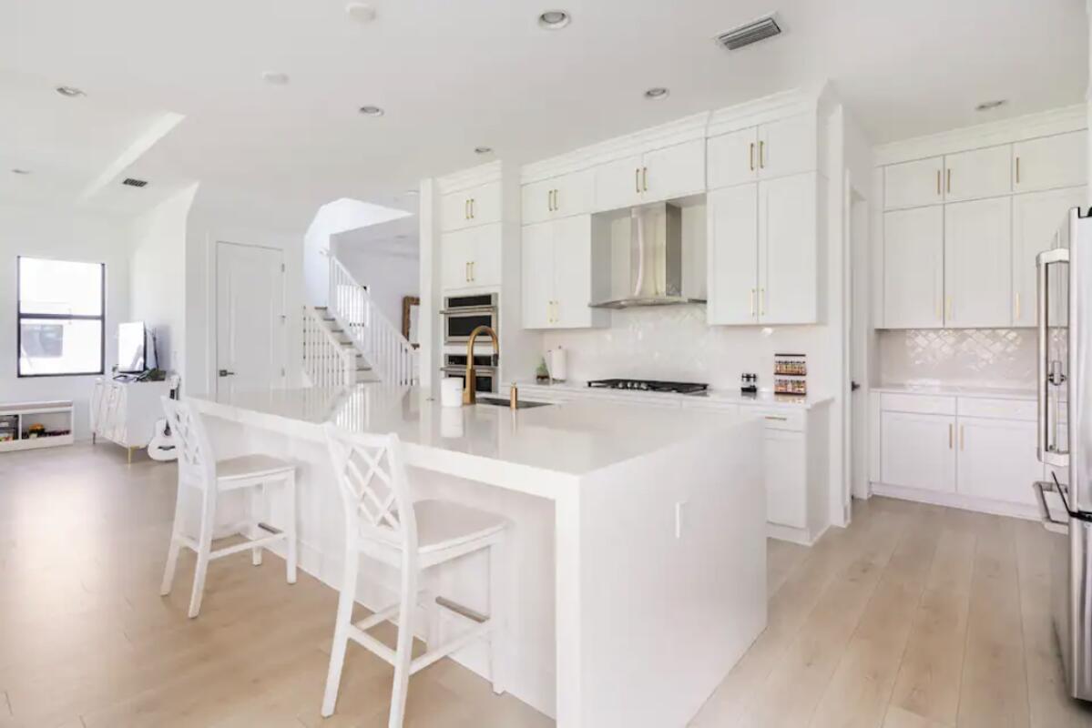 ARTISTRY - Residential Lease