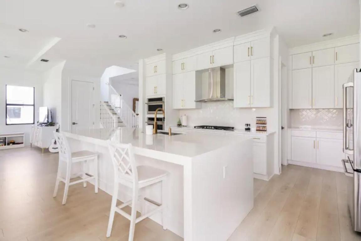 ARTISTRY - Residential Lease