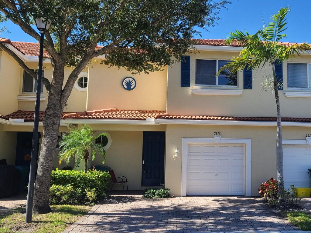 Photo of 2813 S Evergreen Circle, Boynton Beach, FL 33426 (MLS # R10980436)