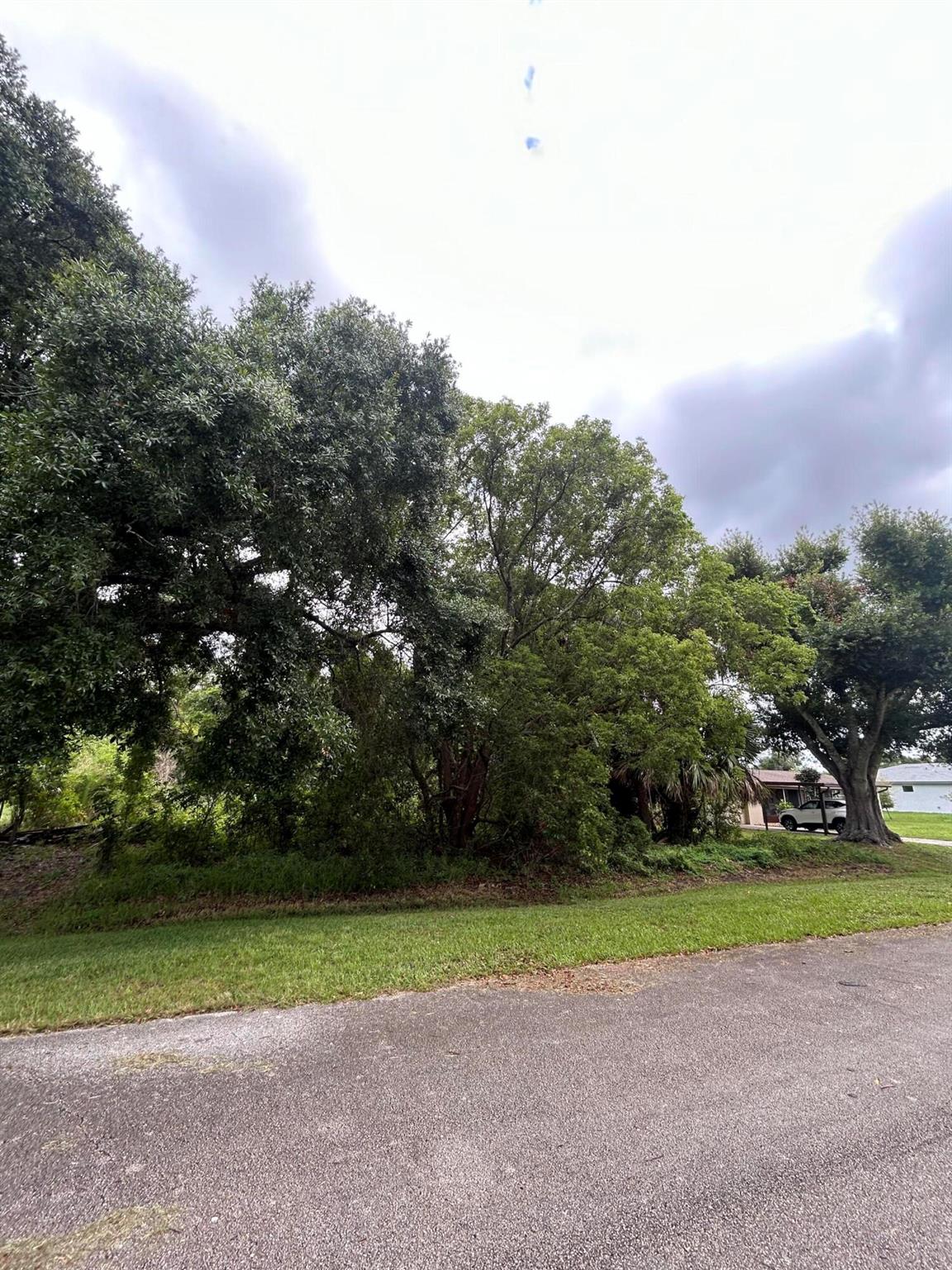 Lakewood park 0.27 lot located in the desirable location, easy commute to I-95 with new homes being built near by.