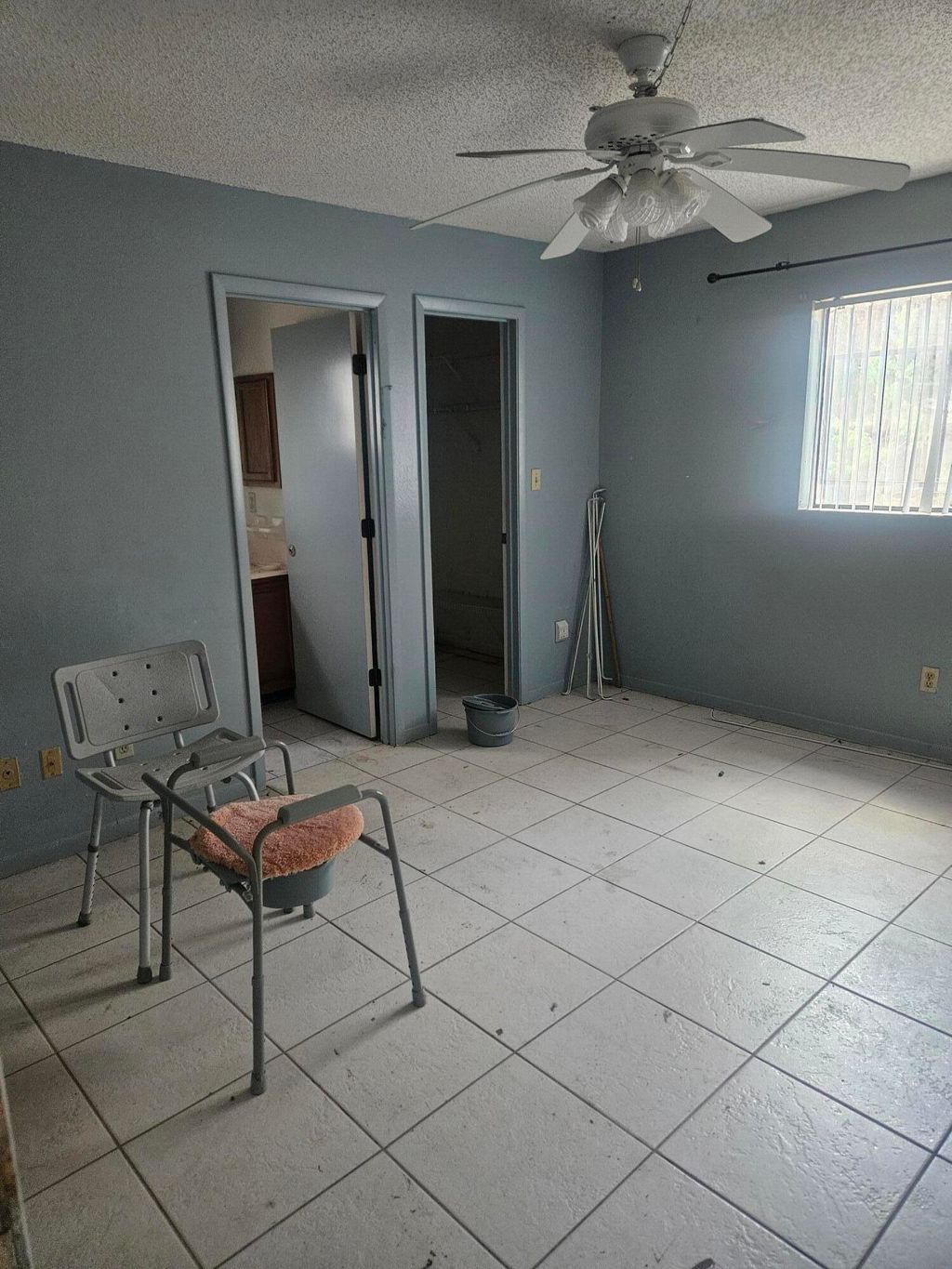 Photo of 1768 Torrey Drive, Orlando, FL 32818 (MLS # B26010243)