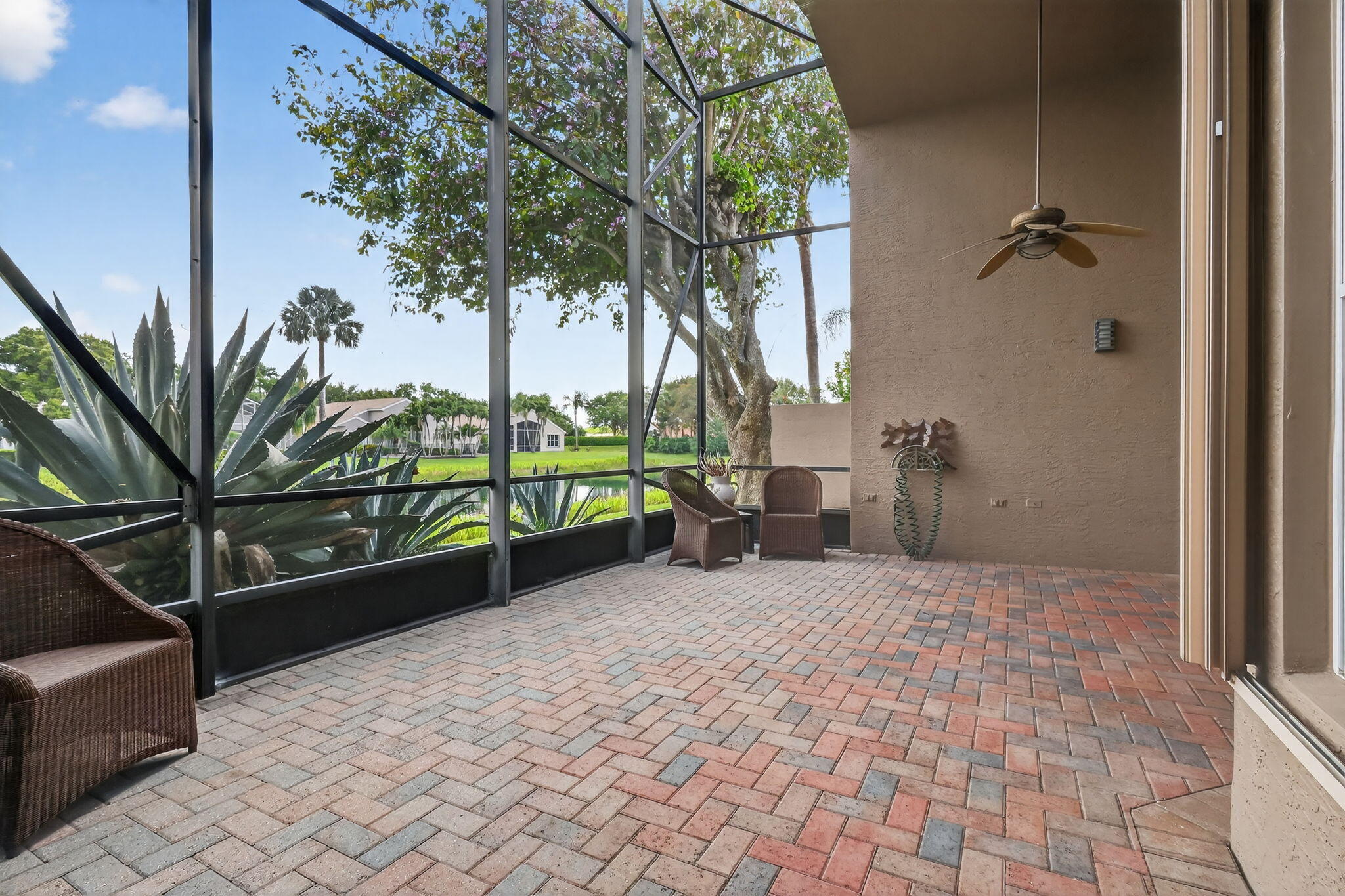 VALENCIA FALLS - Residential