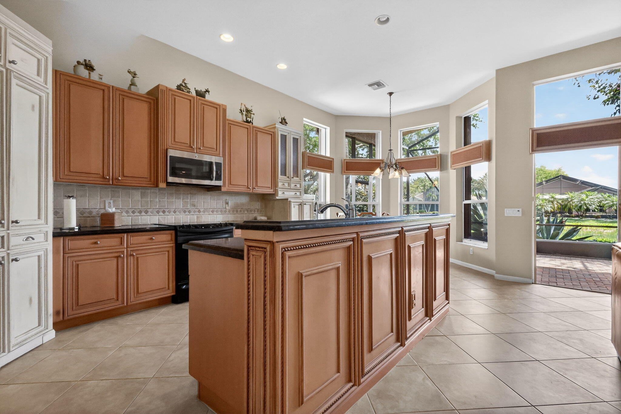 VALENCIA FALLS - Residential