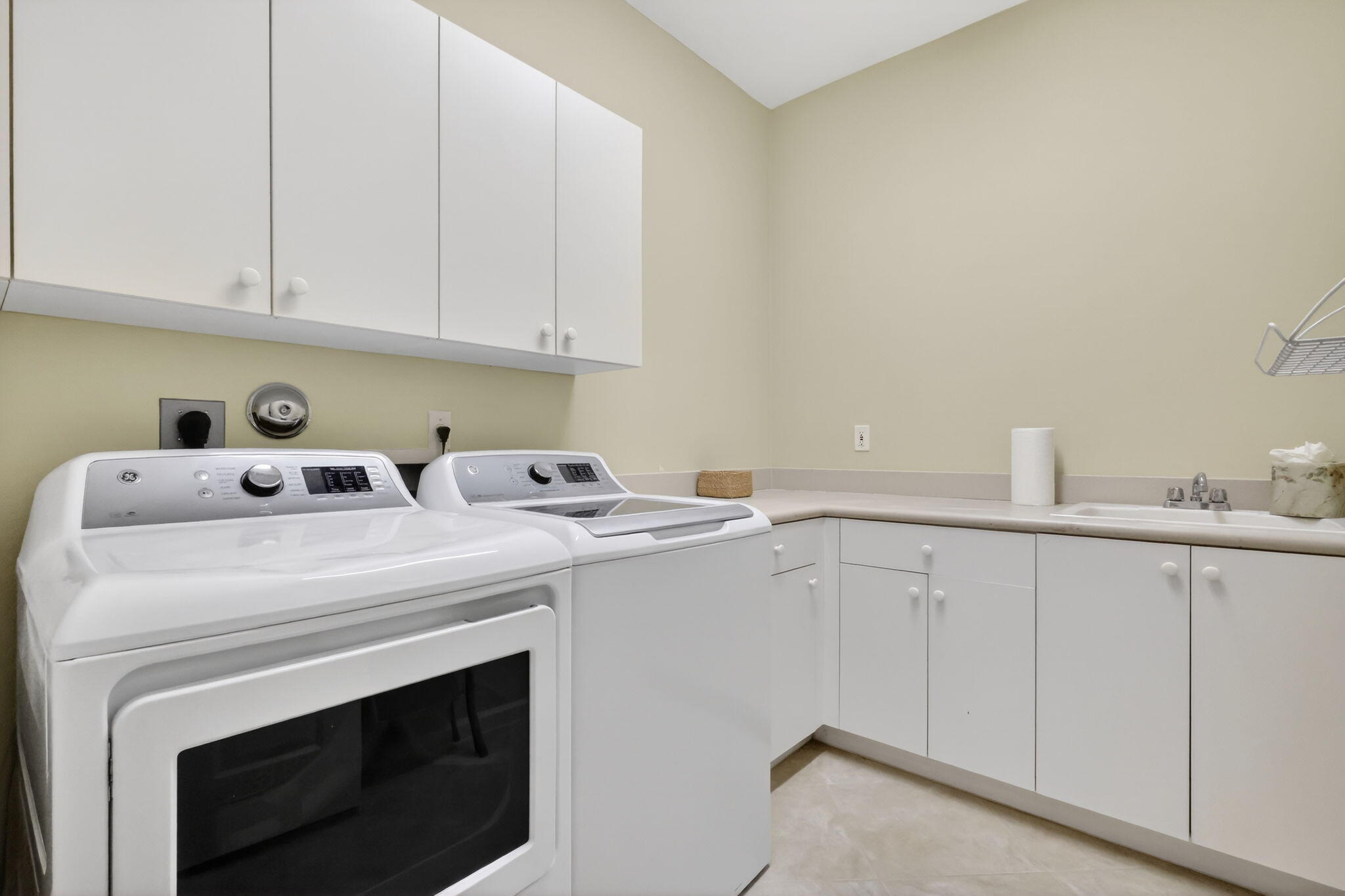 VALENCIA FALLS - Residential