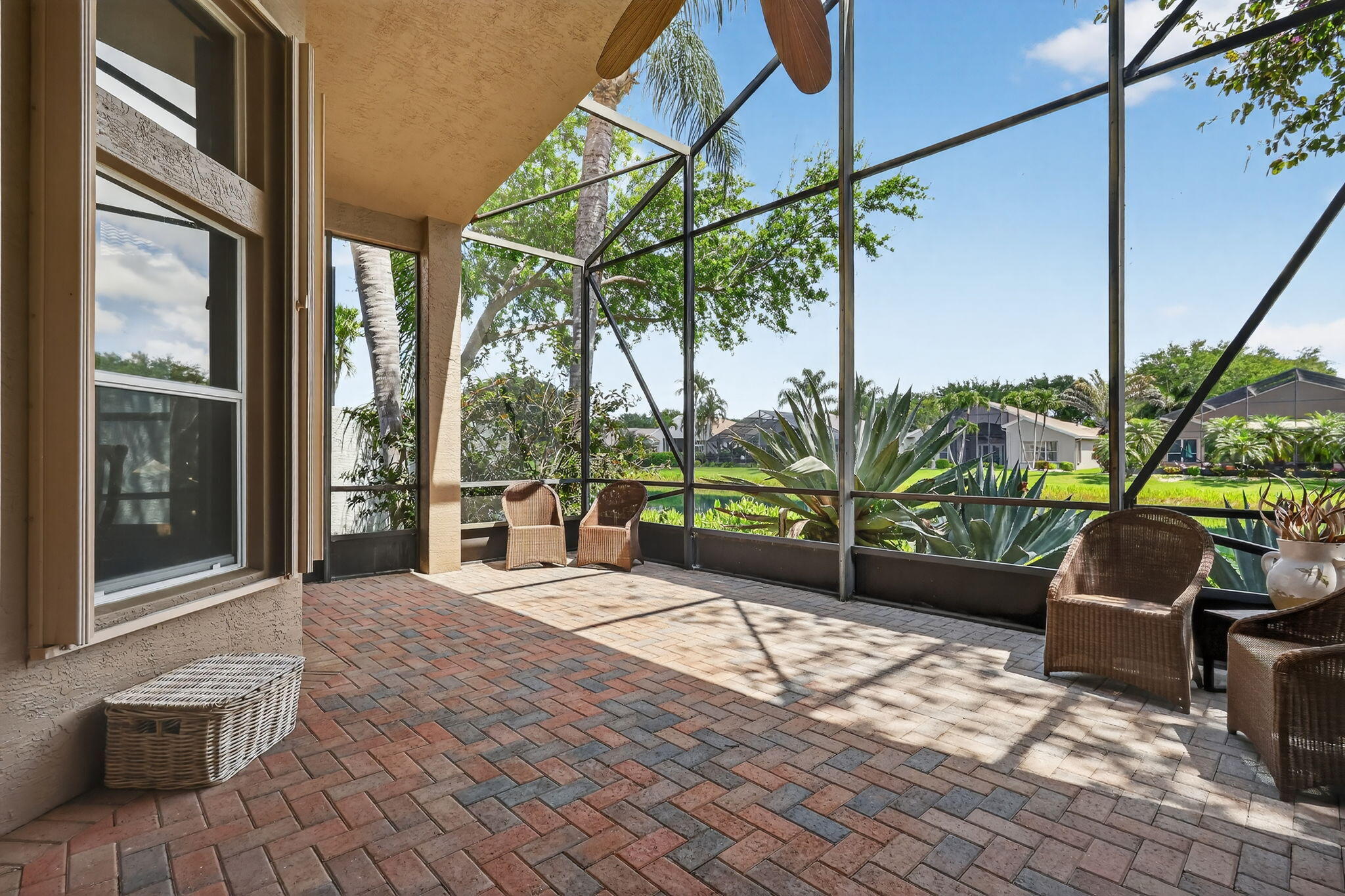 VALENCIA FALLS - Residential