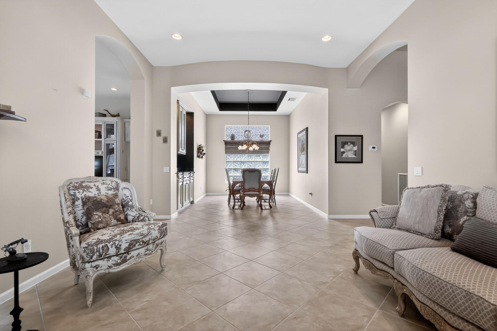 VALENCIA FALLS - Residential