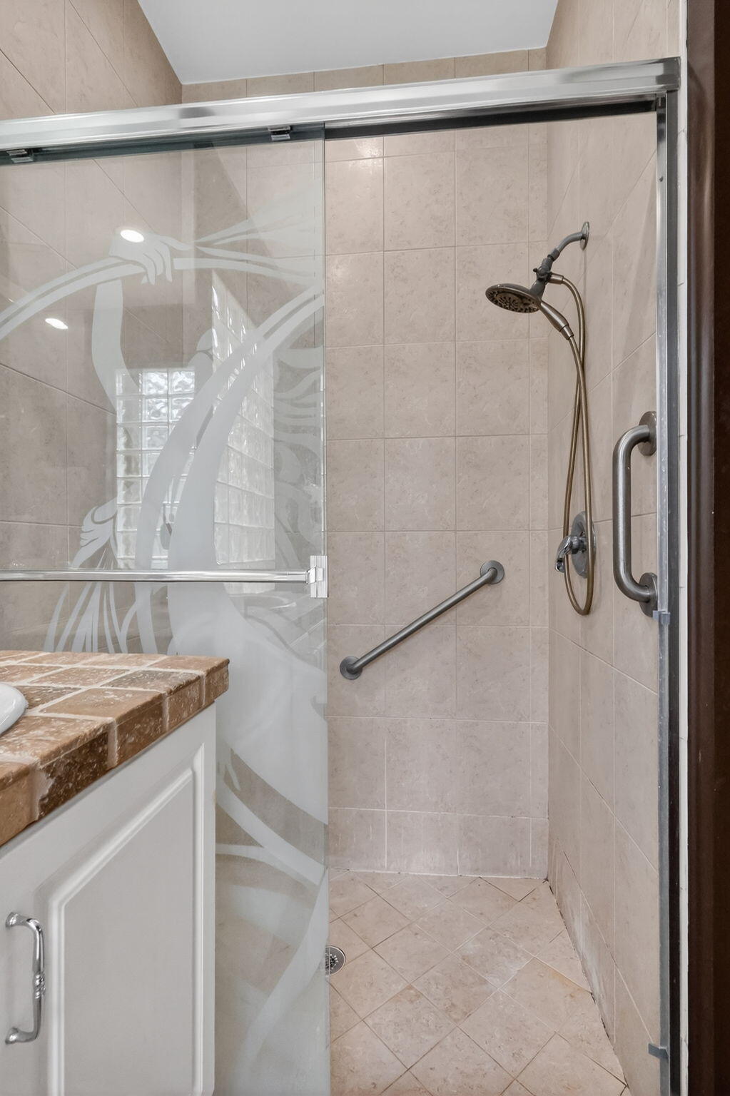 VALENCIA FALLS - Residential