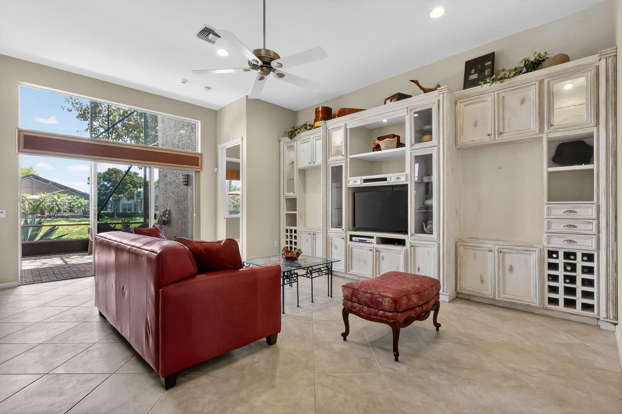 VALENCIA FALLS - Residential