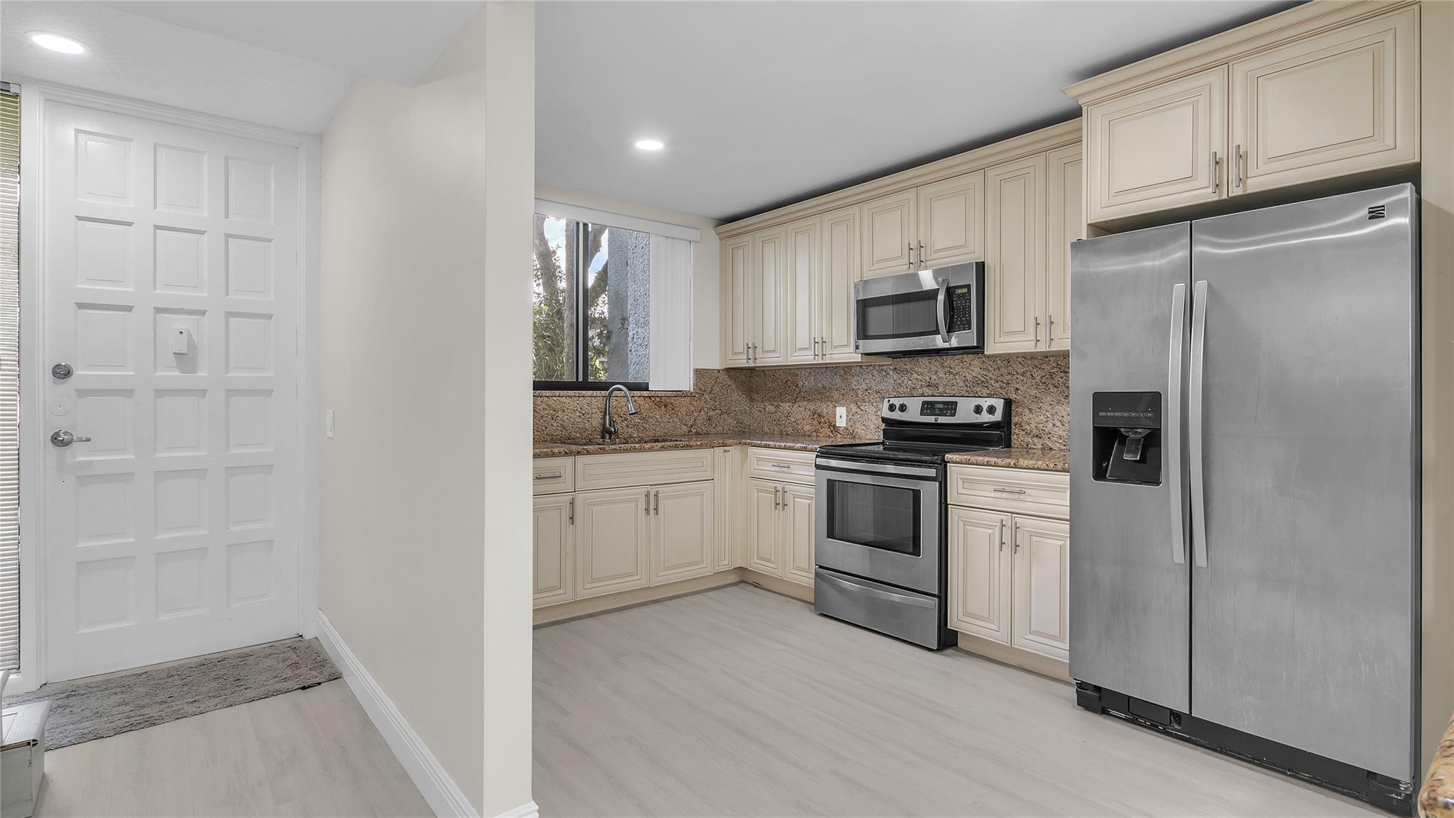 Fountains Palm Beach Cond - Residential Lease