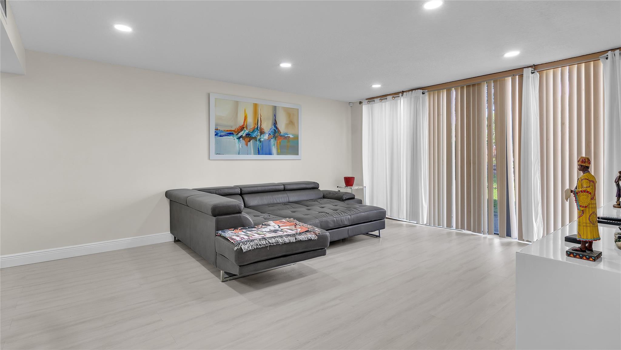 Fountains Palm Beach Cond - Residential Lease