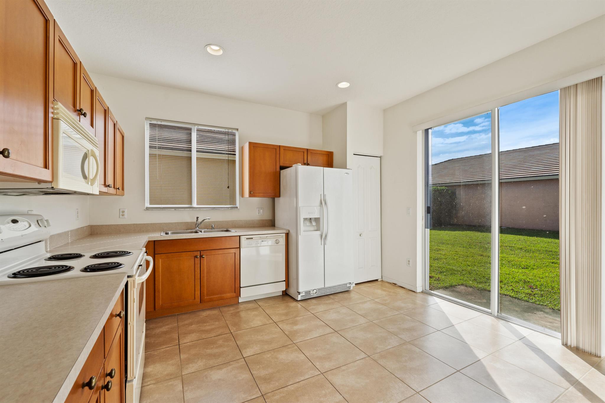 10019 SW Chadwick Drive, Port St Lucie, FL, 34987/$299,000 4 10019 SW Chadwick Drive