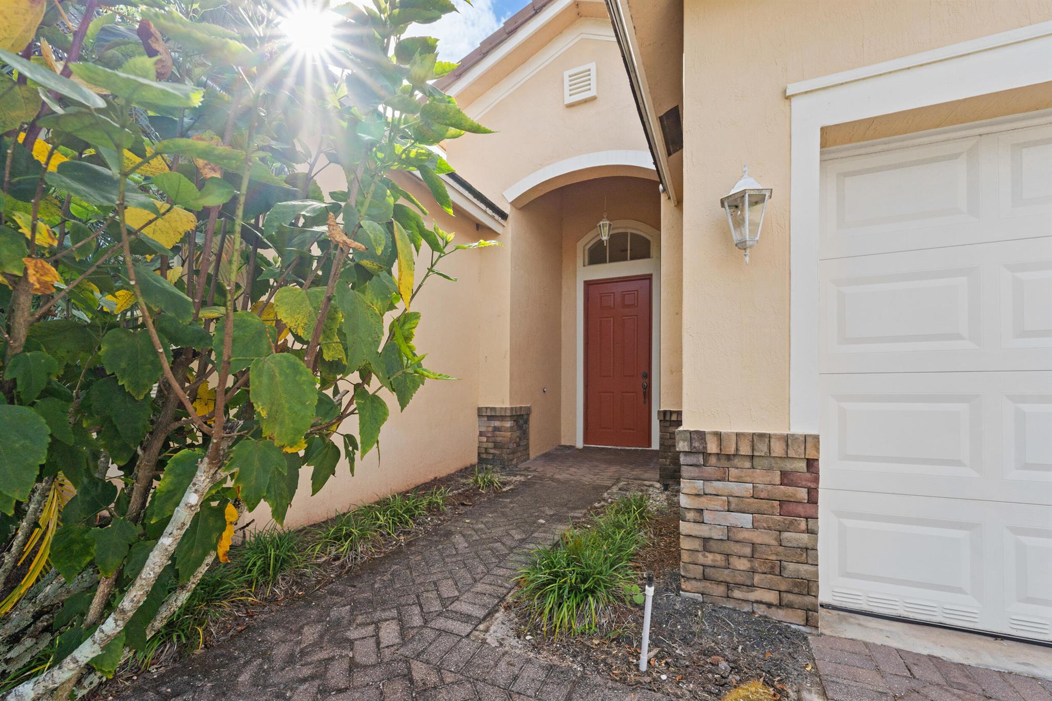 10019 SW Chadwick Drive, Port St Lucie, FL, 34987/$299,000 2 10019 SW Chadwick Drive