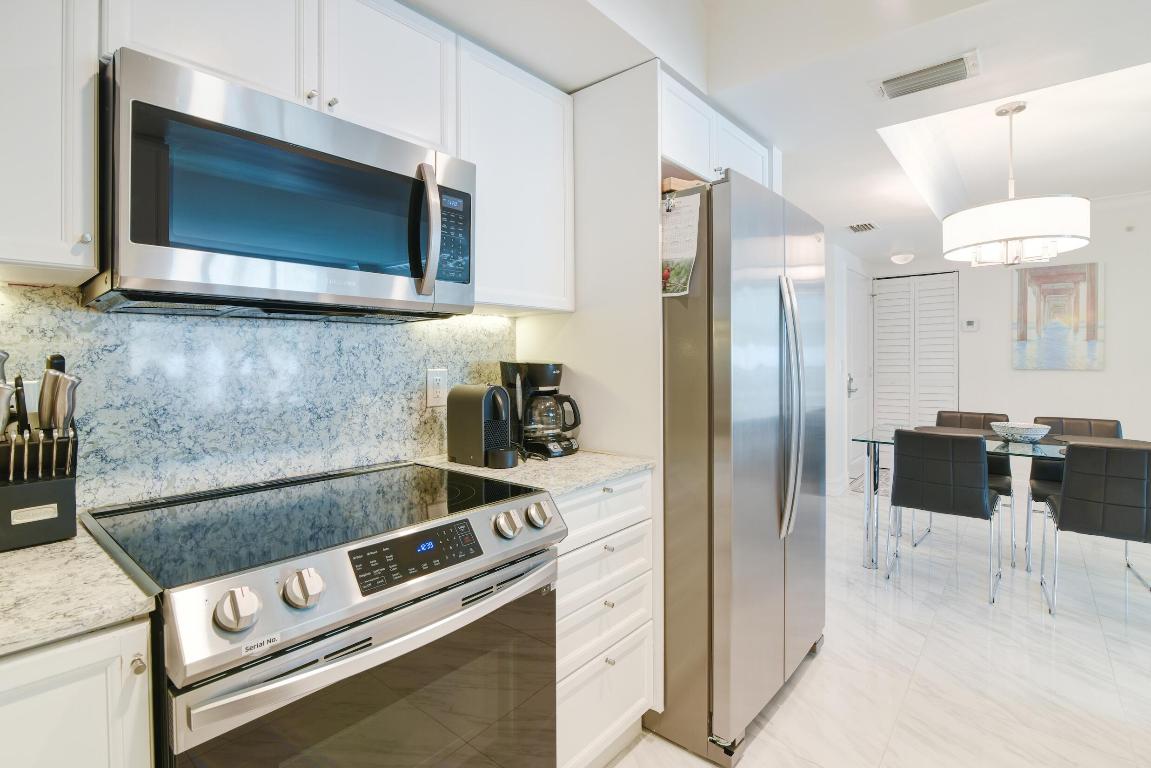 PALMETTO PLACE CONDO - Residential Lease