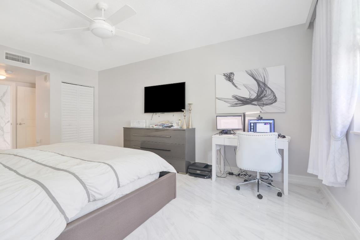 PALMETTO PLACE CONDO - Residential Lease