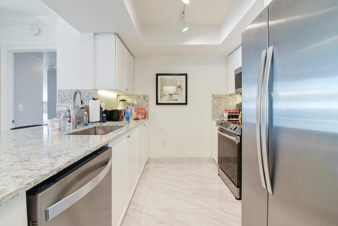 PALMETTO PLACE CONDO - Residential Lease