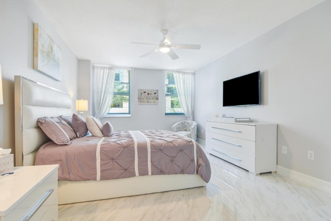 PALMETTO PLACE CONDO - Residential Lease