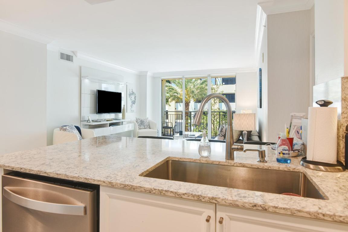 PALMETTO PLACE CONDO - Residential Lease