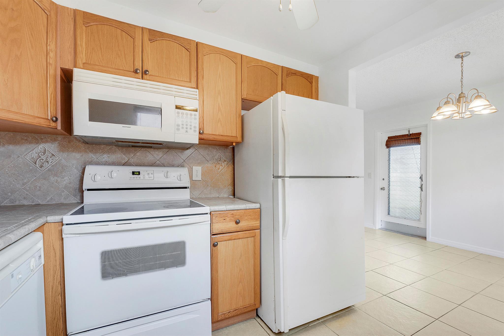 KINGS POINT SAXONY CONDOS - Residential Lease