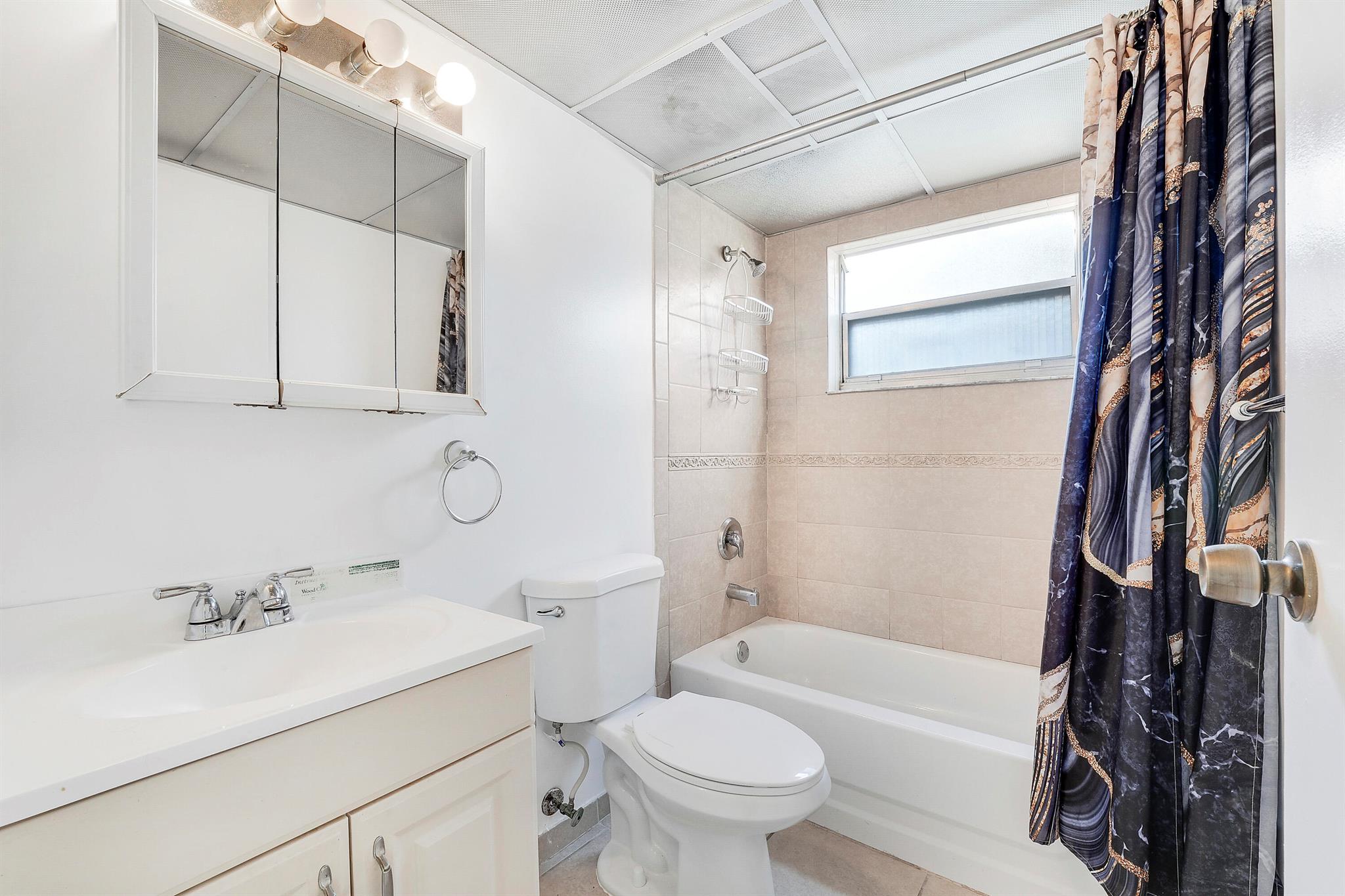 KINGS POINT SAXONY CONDOS - Residential Lease