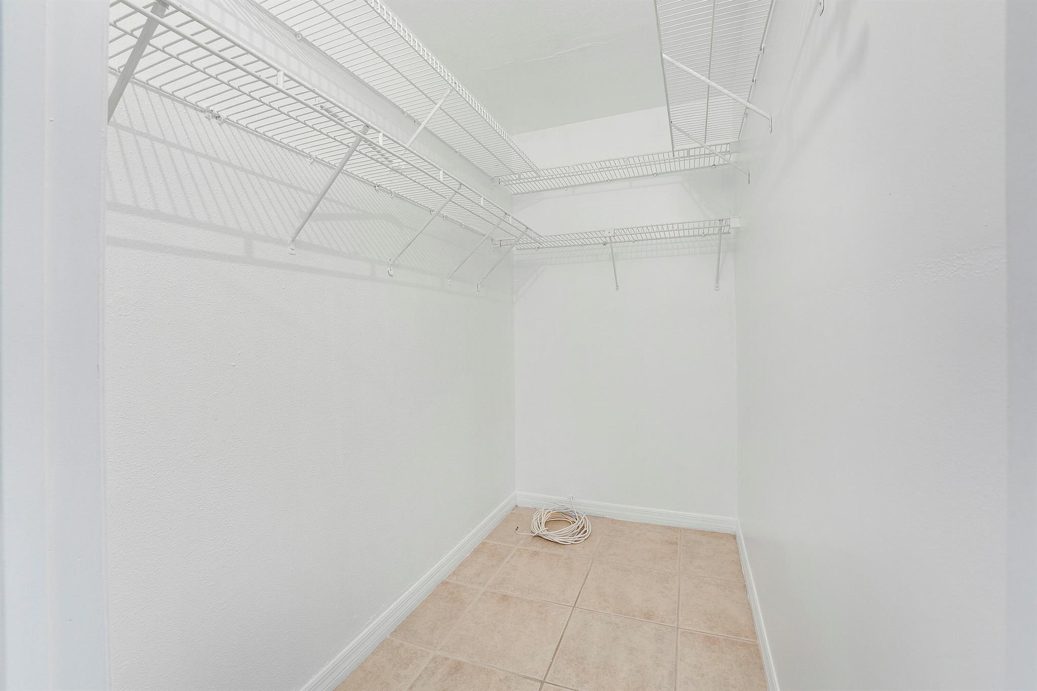 KINGS POINT SAXONY CONDOS - Residential Lease