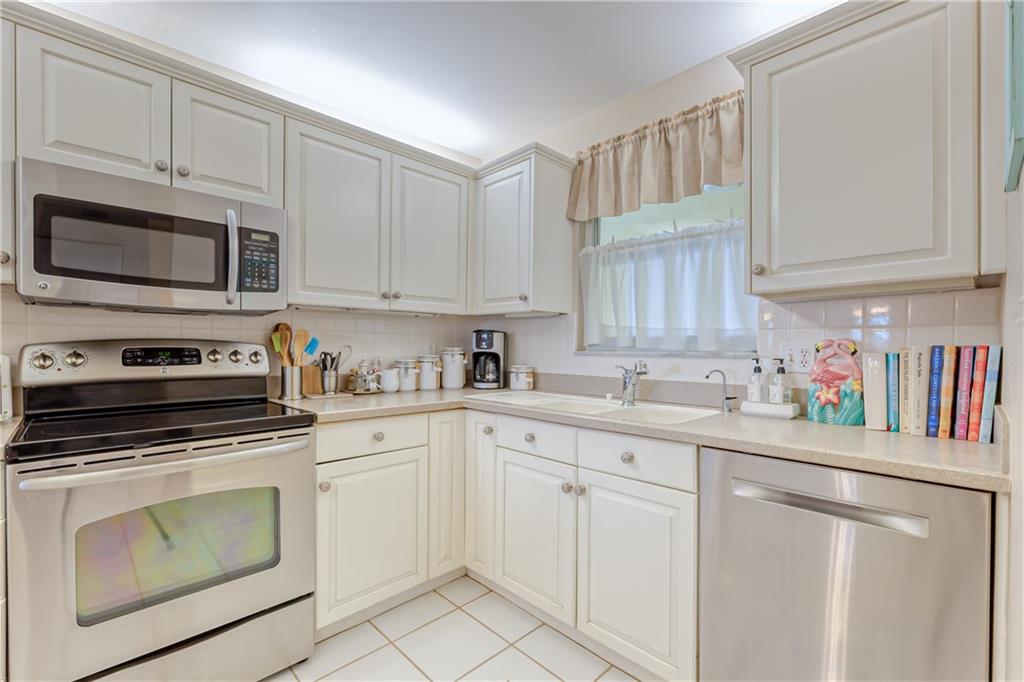 MONTEREY HOUSE CONDO - Residential