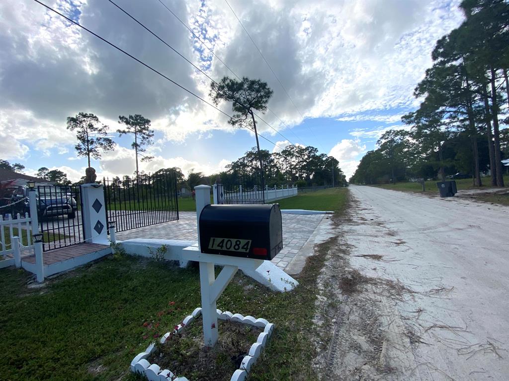 LOXAHATCHEE - Residential