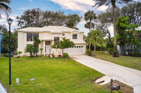 Photo of 18205 SE Fairview Circle, Jupiter, FL 33469 (MLS # R11160632)