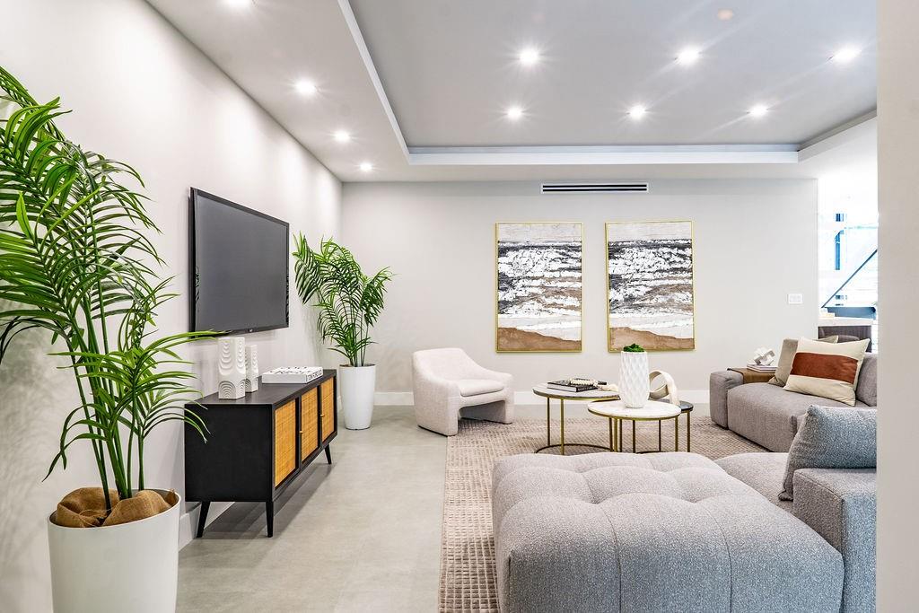 Tarpon River - Residential