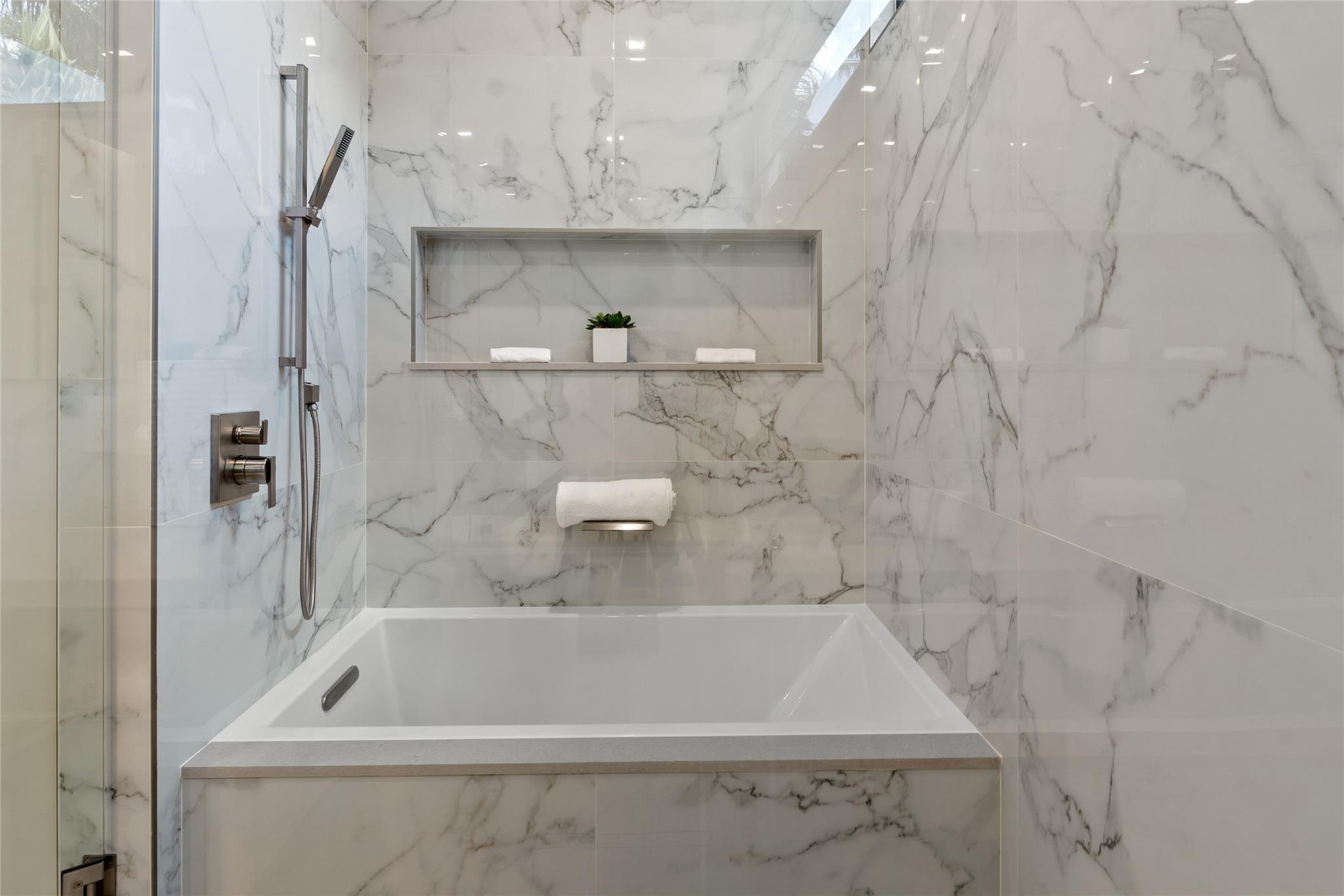 Tarpon River - Residential